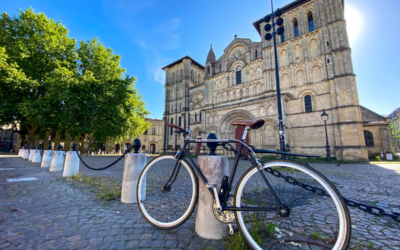 visite guidée insolite de bordeaux à vélo eglise