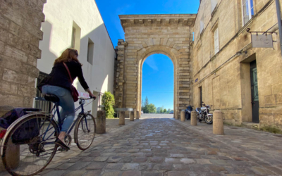 visite guidée insolite de bordeaux à vélo porte