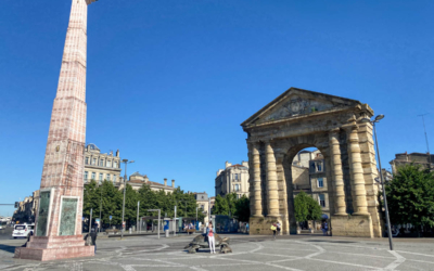 visite guidée insolite de bordeaux à vélo place victoire