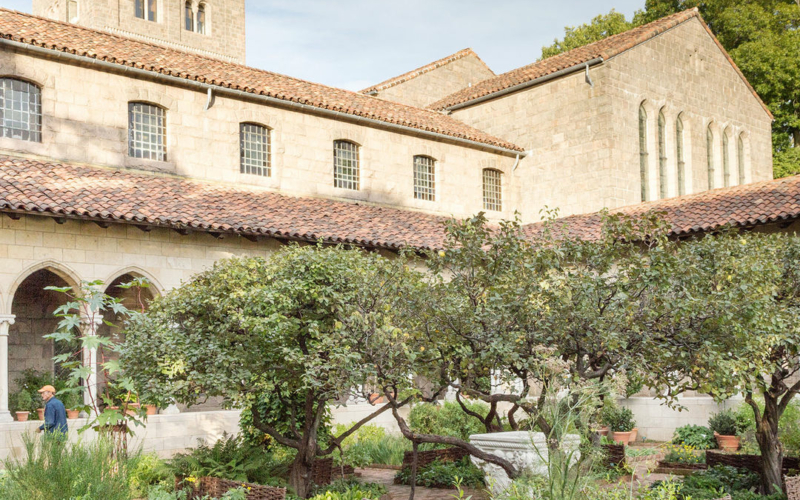Le MET Cloister New York