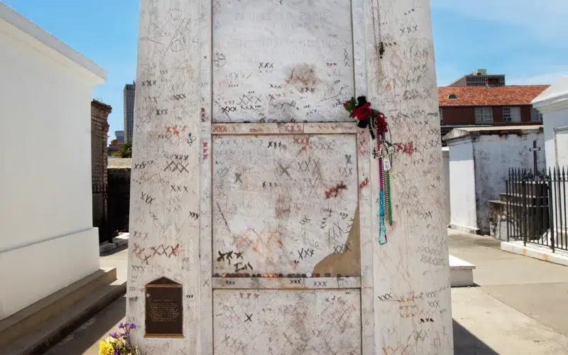 Tombe de Marie laveau saint louis n1