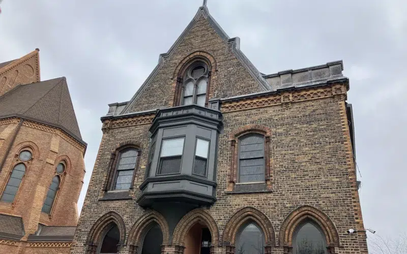 Holy Ground - un café caché au sein d'une église à Chicago, une destination insolite