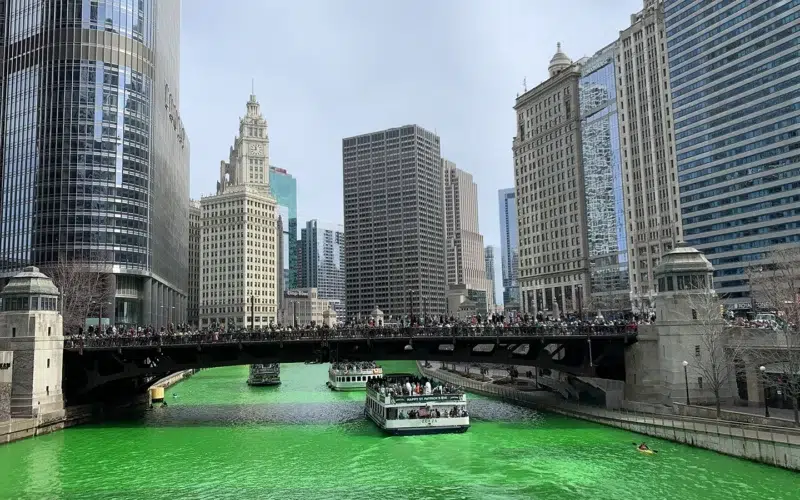 River Dyeing - Saint Patrick Chicago Rivière verte