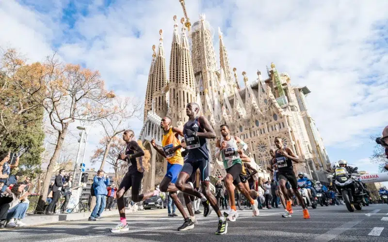 le Zurich Marathon de Barcelone devant la Sagrada - Que faire en mars avril à barcelone